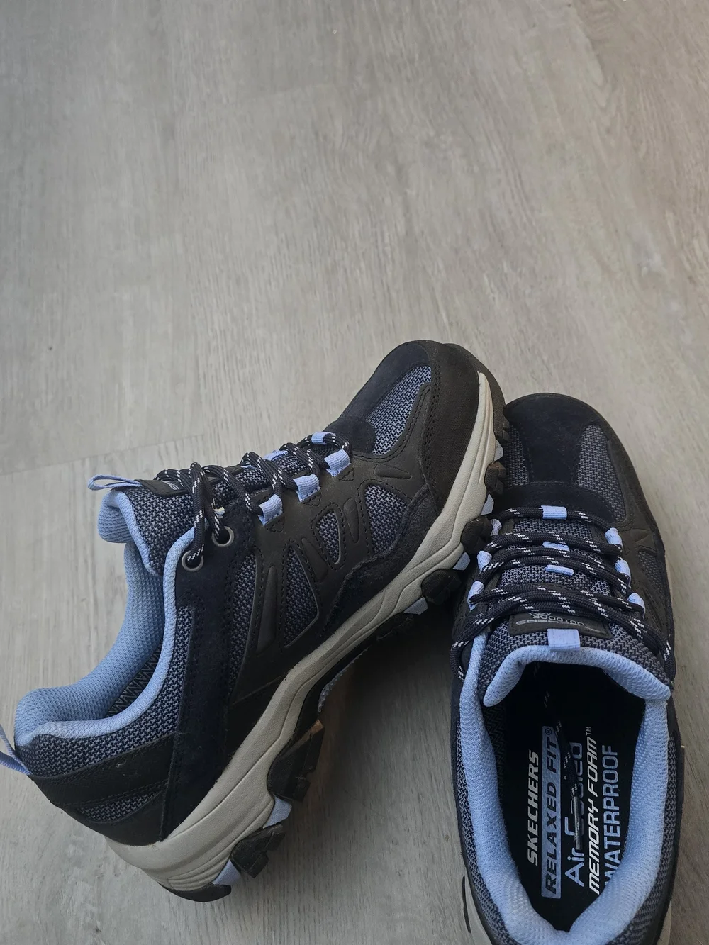 Skechers Women’s Trail Sneakers Black & Blue Size 7.5 US / 37.5 EU